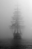 Фотообои Корабль в тумане